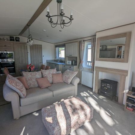 Stunning Luxury Caravan On Edge Of New Forest On Shorefield Country Park Entertainment And Leisure Passes Included ミルフォード・オン・シー エクステリア 写真