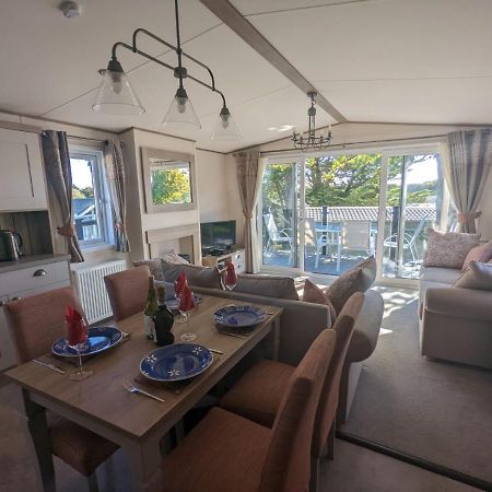 Stunning Luxury Caravan On Edge Of New Forest On Shorefield Country Park Entertainment And Leisure Passes Included ミルフォード・オン・シー エクステリア 写真